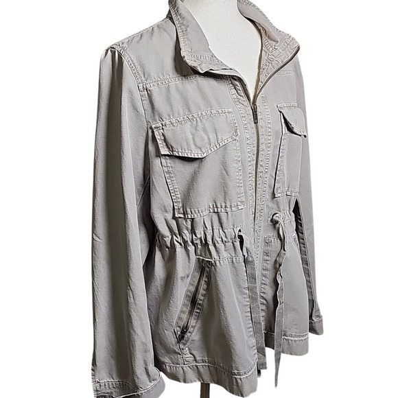 J Crew 100% Cotton Utility Cargo Jacket Tan color Pockets Size Large - Picture 2 of 8